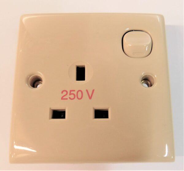 CPS 5005 Clipsal Socket 3 Pin