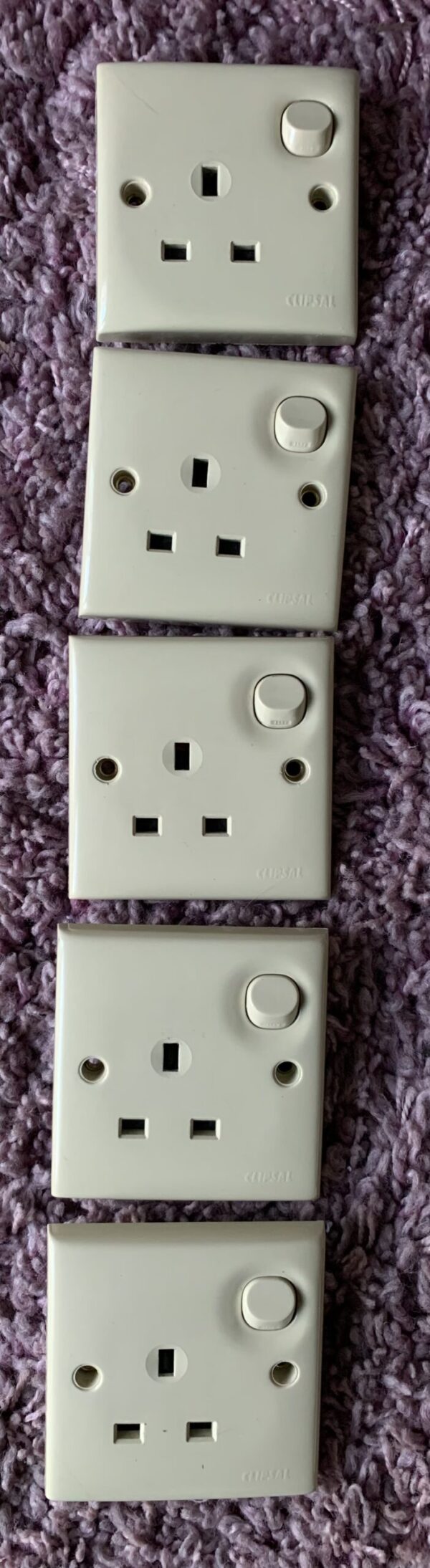 Secondhand Clipsal 13amp 3 Pin Socket - Image 2